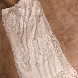 Long knitted white skirt